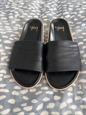 BEEK Black Slide Sandals for Women